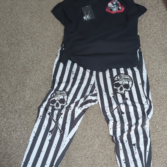 Black and White Skull Striped Outfit - Picture 1 of 14